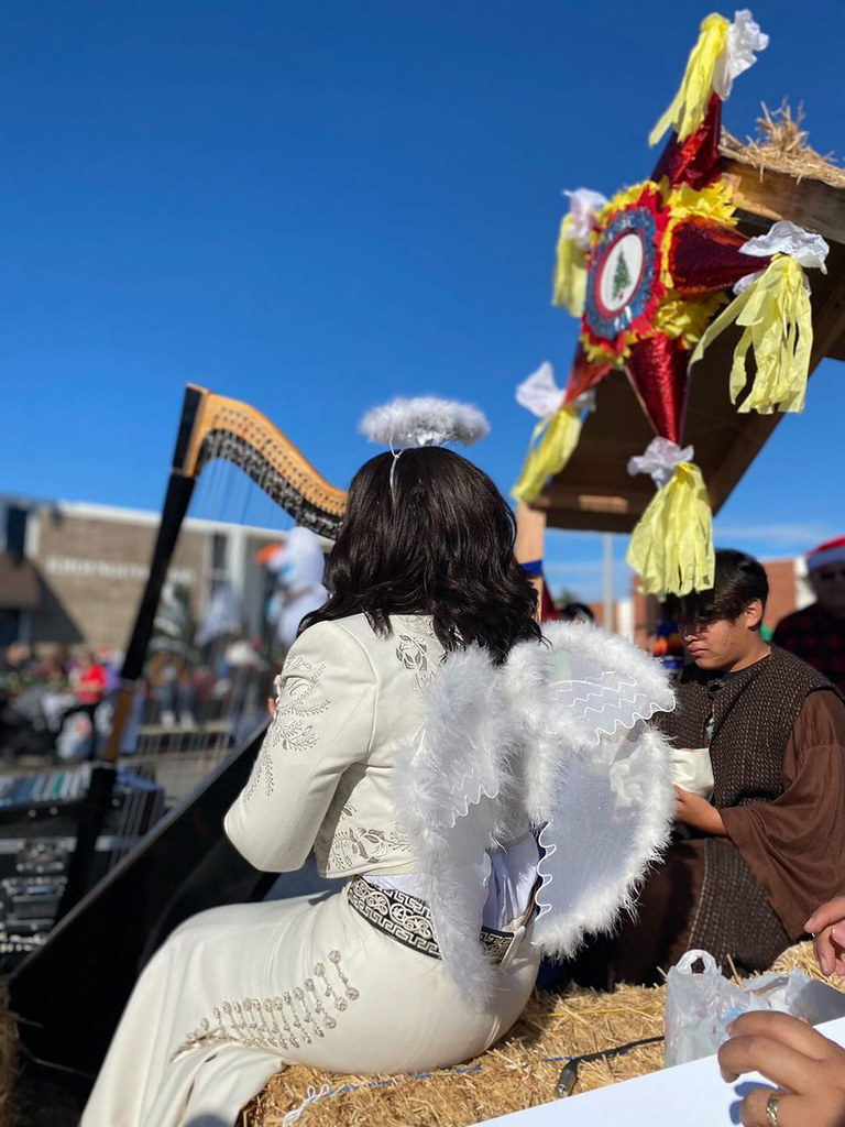 2022 Christmas Parade Shannon Oxnard Downtowners Flickr