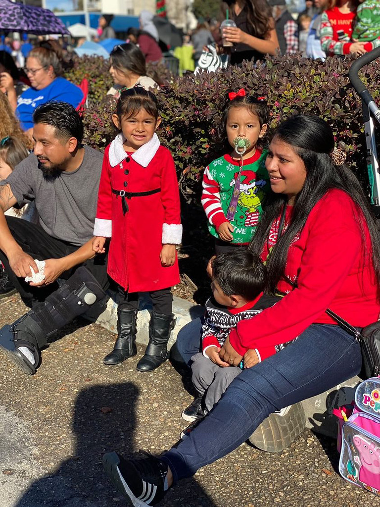 2022 Christmas Parade Shannon Oxnard Downtowners Flickr