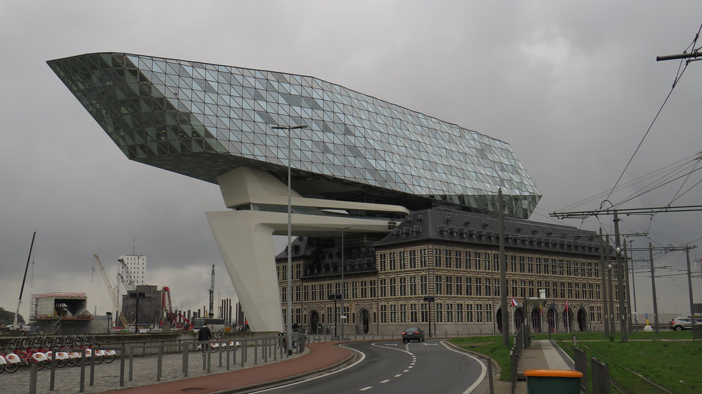 No collision The Havenhuis in Antwerp looks like someone c… Flickr