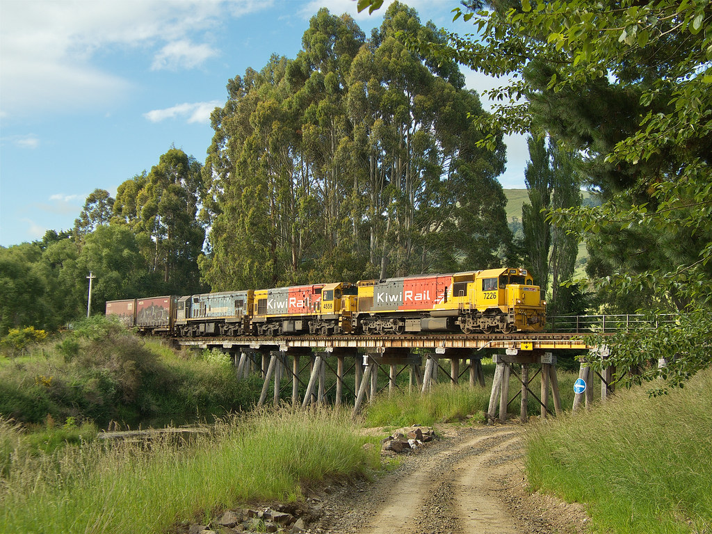 Goodwood not so Good The train slowed here as a central pi… Flickr