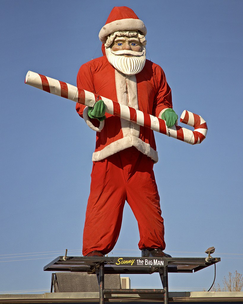 The MUFFLER MAN does SANTA Farmington, New Mexico USA Flickr