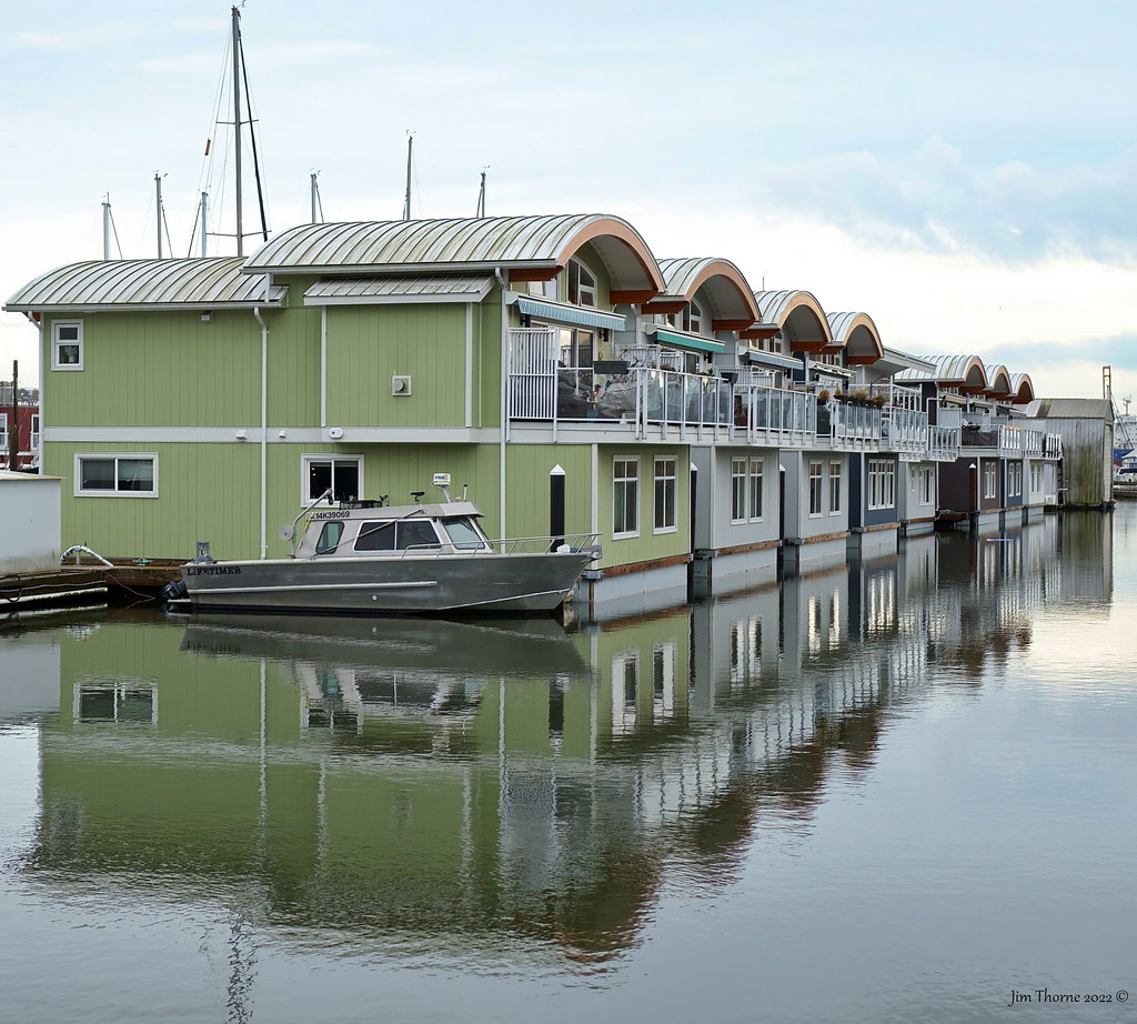 Float homes, North Vancouver waterfront just west of Lonsd… Flickr