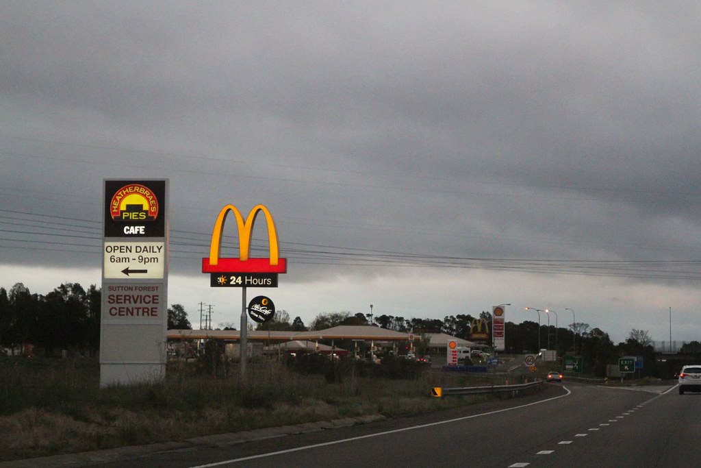 Freeway service centre on the Hume Highway at Sutton Fores… Flickr