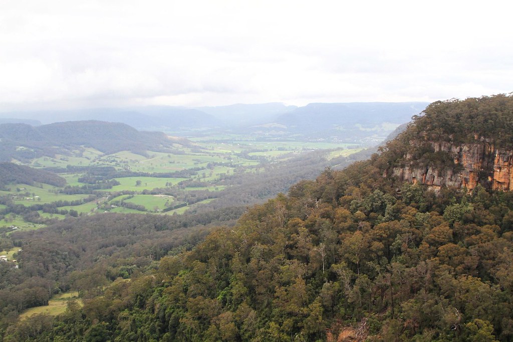 Looking out from Mannings lookout down towards Kangaroo Va… Flickr