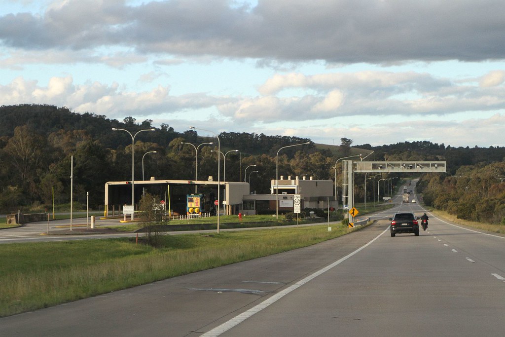 Approaching the northbound truck inspection station on the Hume Highway