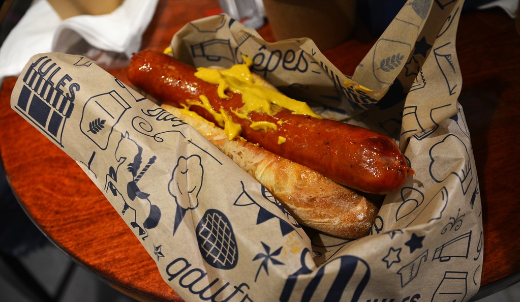 Italian Sausage Dog, Le StCreme, 24 Rue SteAnne, Quebec … Flickr