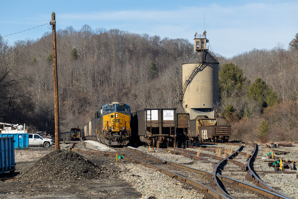 R21428 CSXT 3044 West at Raleigh, WV RCBphotography Flickr