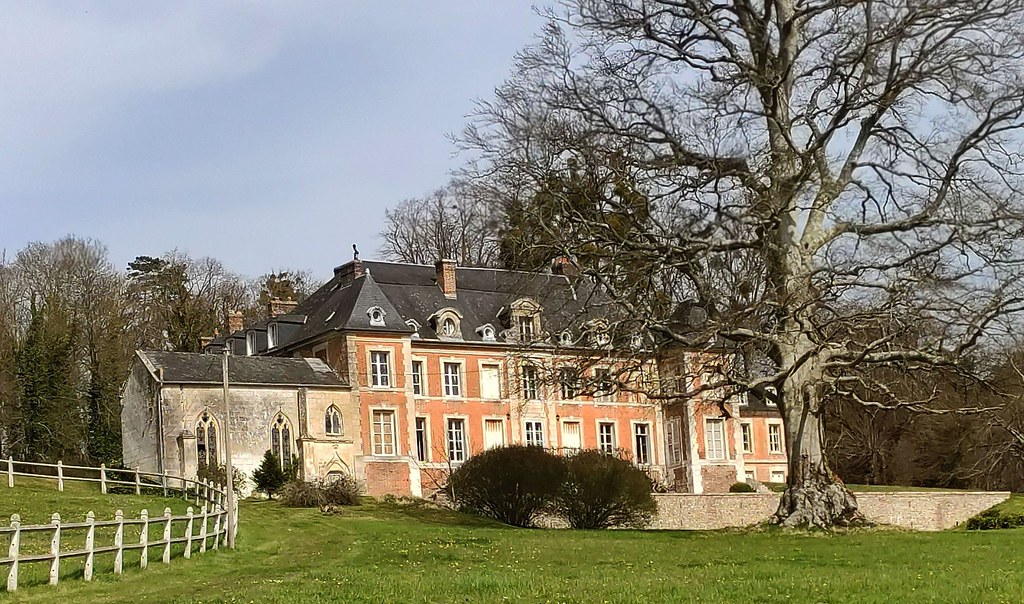 Château de Menneval MH IA00018177 Francis Erevan Flickr