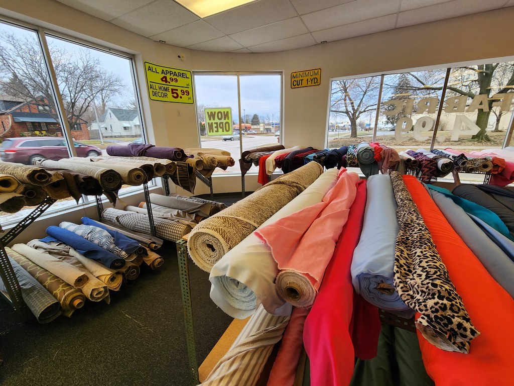 Discount Fabric Outlet (Clawson, Michigan) December 29, … Flickr