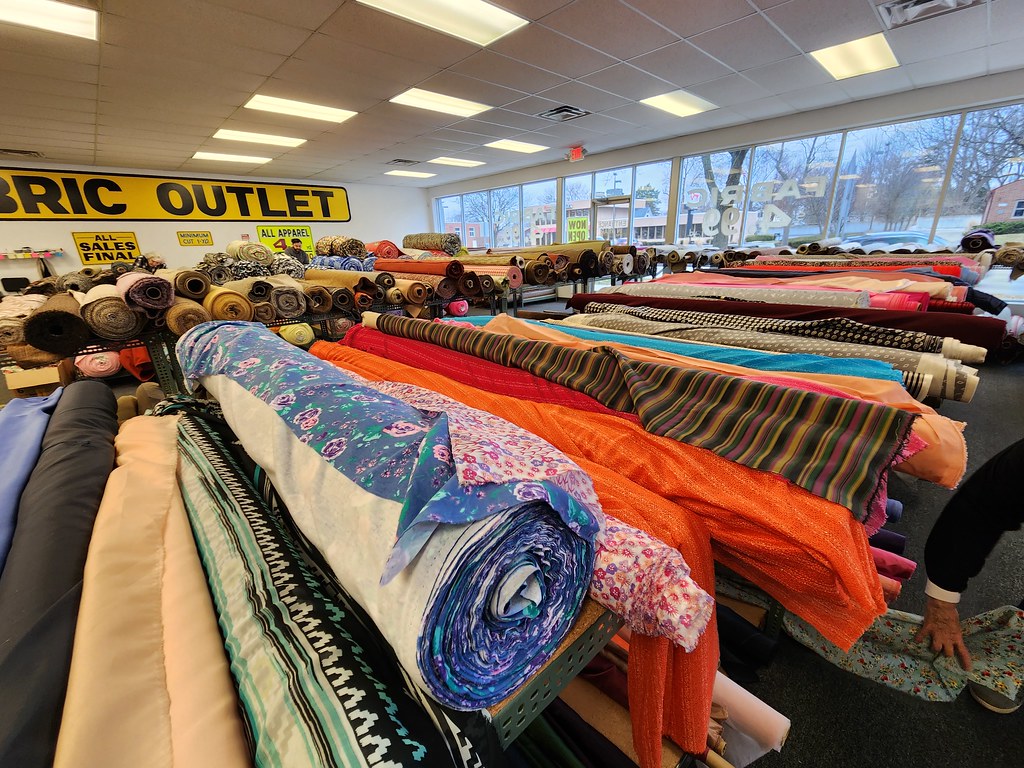Discount Fabric Outlet (Clawson, Michigan) December 29, … Flickr
