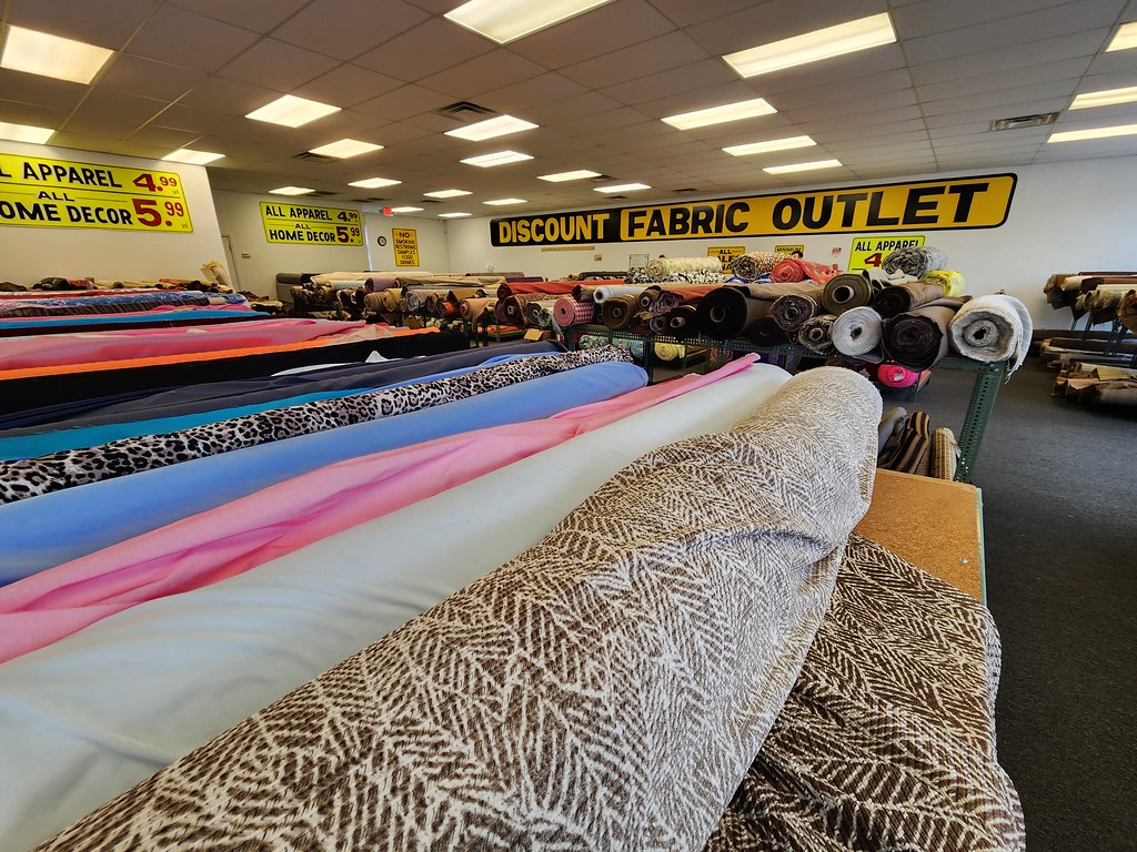 Discount Fabric Outlet (Clawson, Michigan) December 29, … Flickr