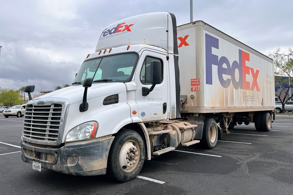 FedEx Express Freightliner Cascadia 304923 with Wabash Nat… Flickr