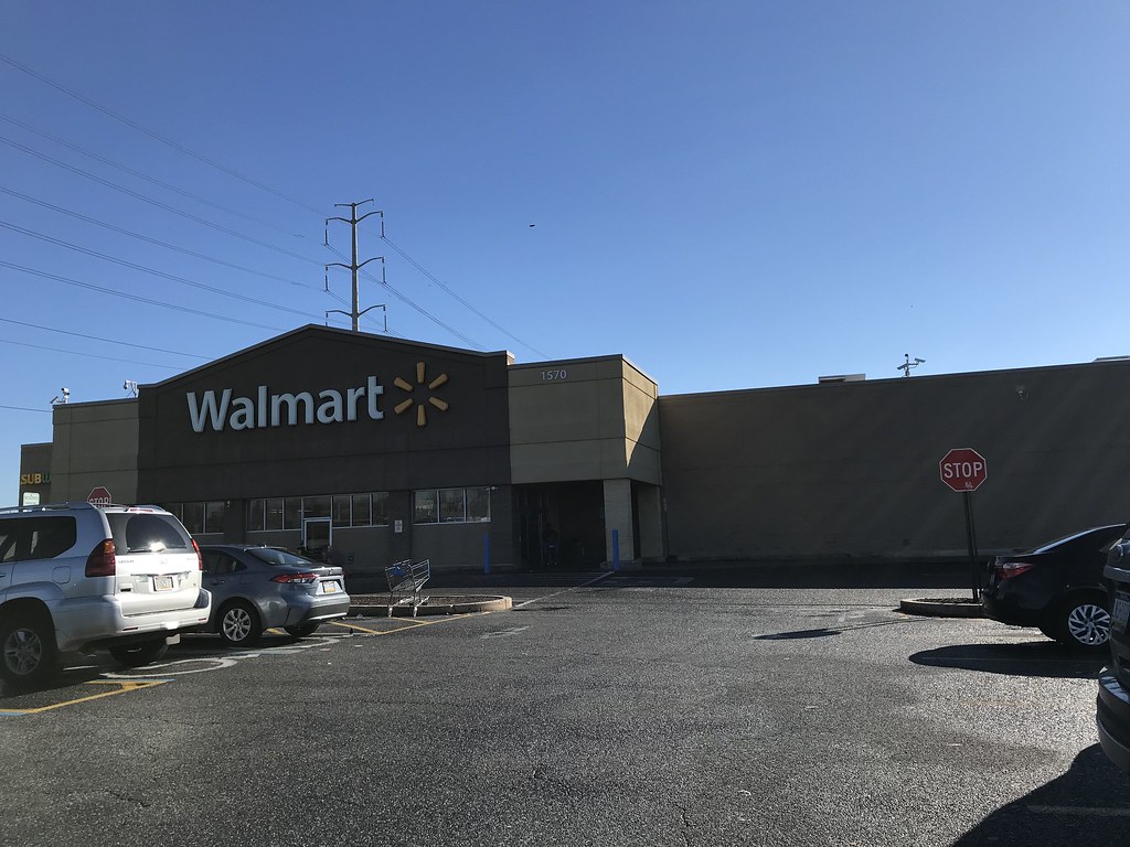 Walmart Eddystone, PA This is Walmart store 2830, locat… Flickr