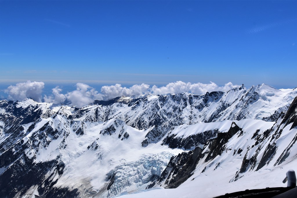 Balfour Range. Southern Lakes Helicopters Airbus AS 350 B2… Flickr