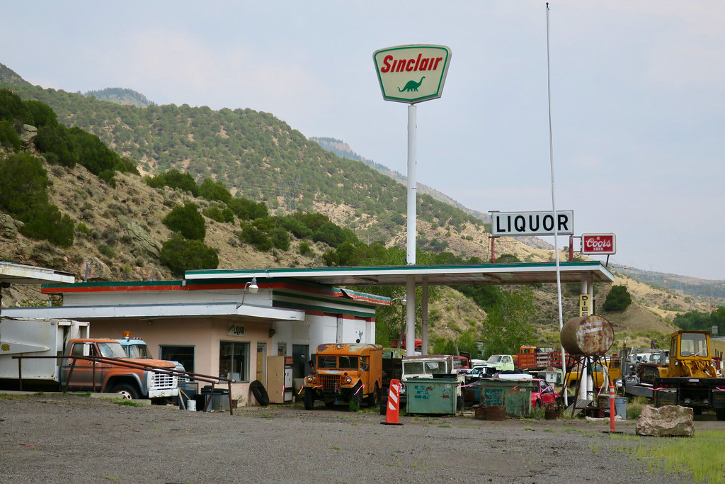 Sinclair Station, Cimarron, CO An abandoned Sinclair gas s… Flickr