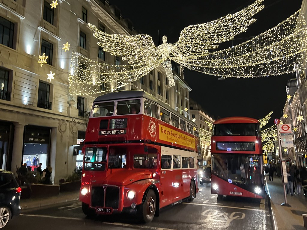 RM2116 CUV 116C London Christmas light tour 28/11/2022 Flickr