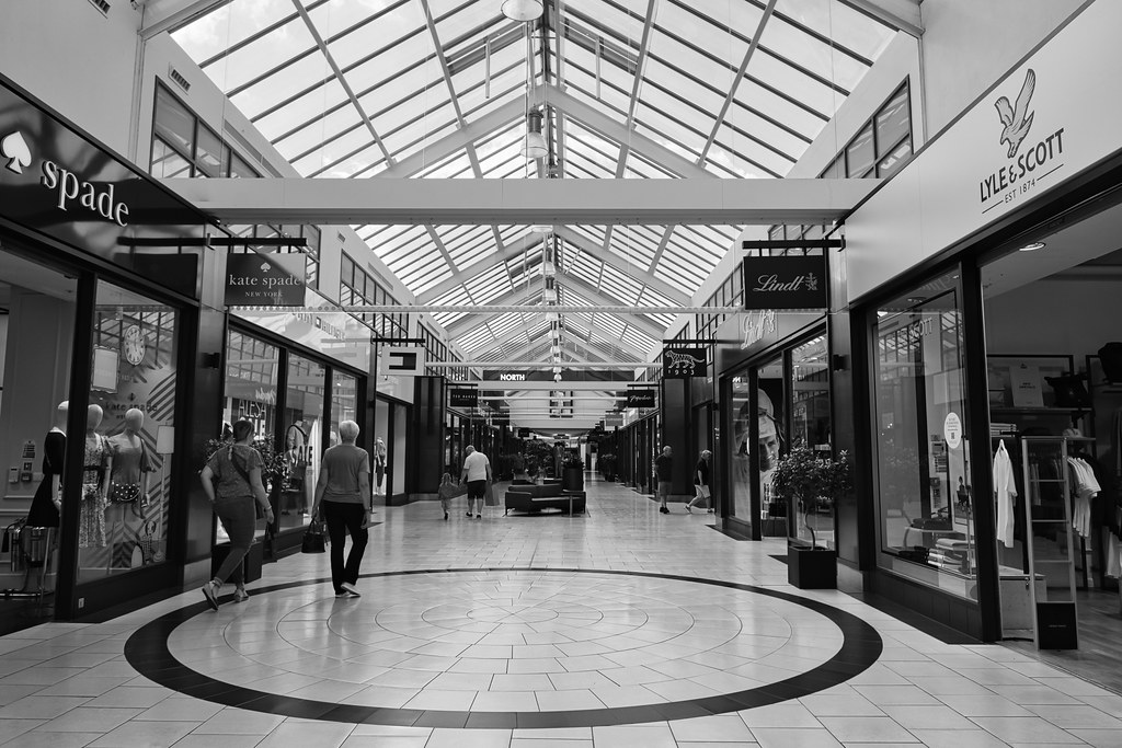 Walkway in Designer Outlet York In Fulford, York, Yorkshir… Flickr