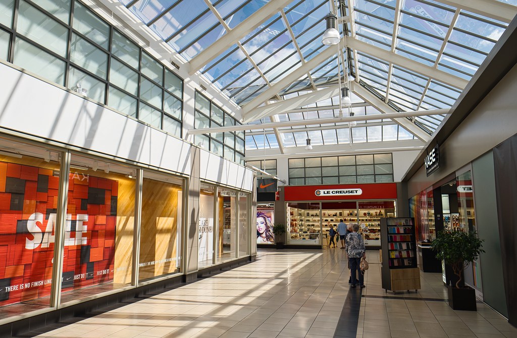 Walkway in Designer Outlet York In Fulford, York, Yorkshir… Flickr