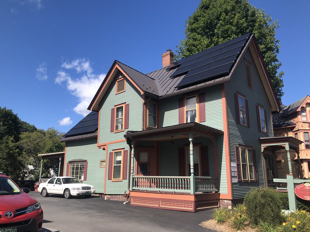 152 Main Street, Montpelier, Vermont 2008 Mercury Grand Ma… Flickr