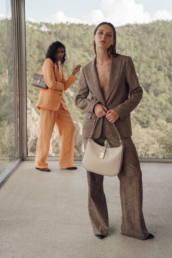 Estérel Campaign back to business, for Léo et Violette Lisa