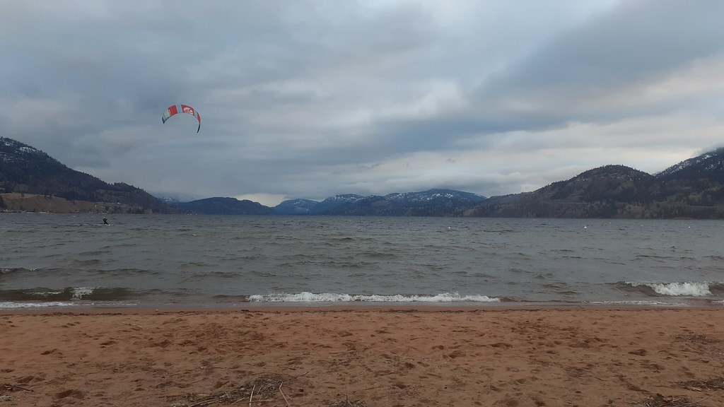 Skaha Lake Windsurfing210110_02 Ian Otterbein Flickr