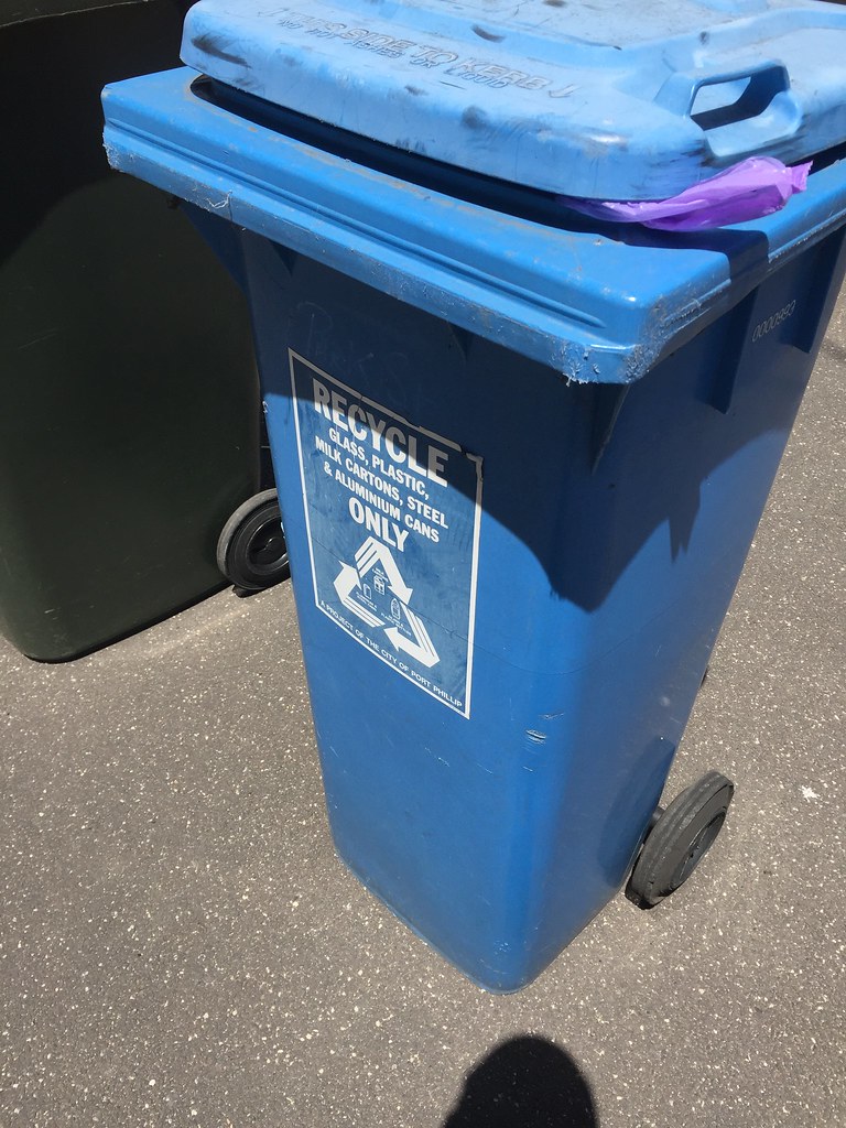 Old 140L oTTo Skinny in Port Phillip Before Yellow bins, u… Flickr