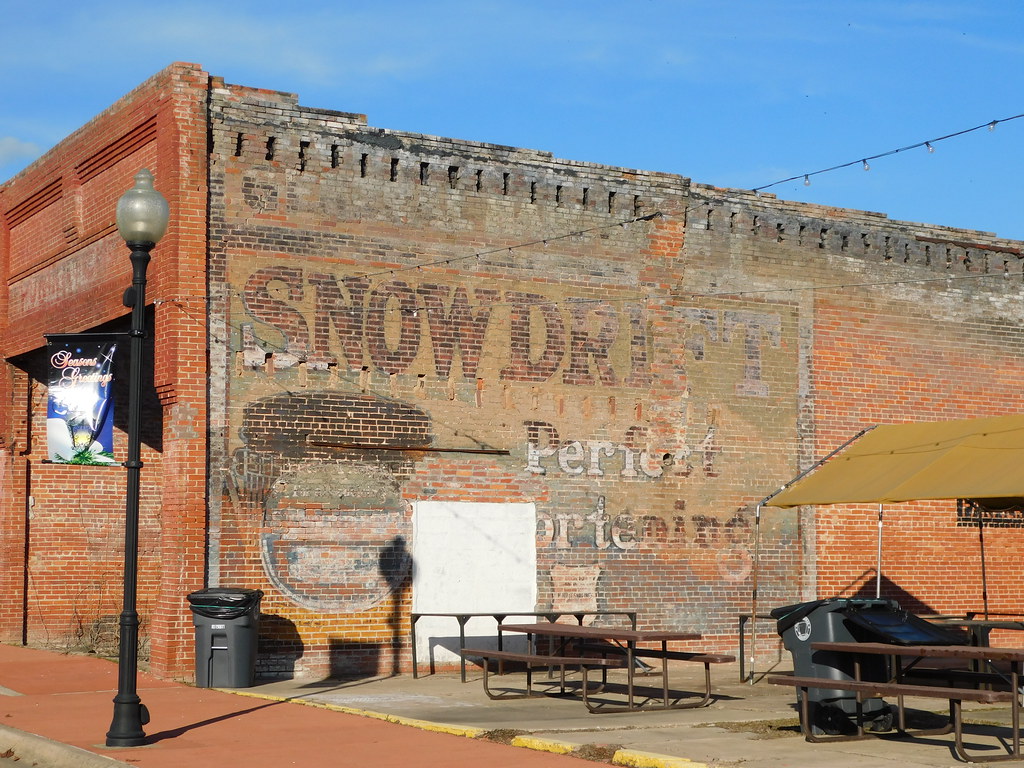 Fading Snow Drift Mural Foreman, Arkansas Jimmy Emerson, DVM Flickr