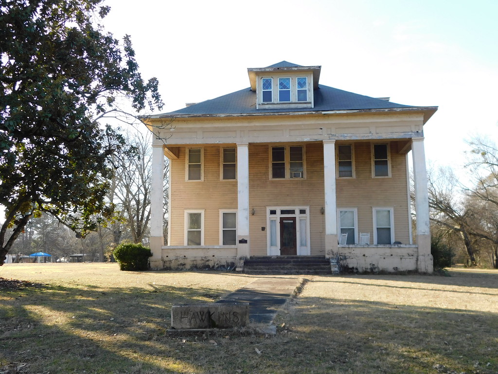 The Hawkins House Foreman, Arkansas The 2.5 story wood fra… Flickr