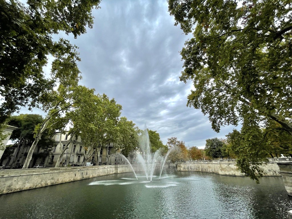 Jardins de La Fontaine Nîmes, França The Travellight World