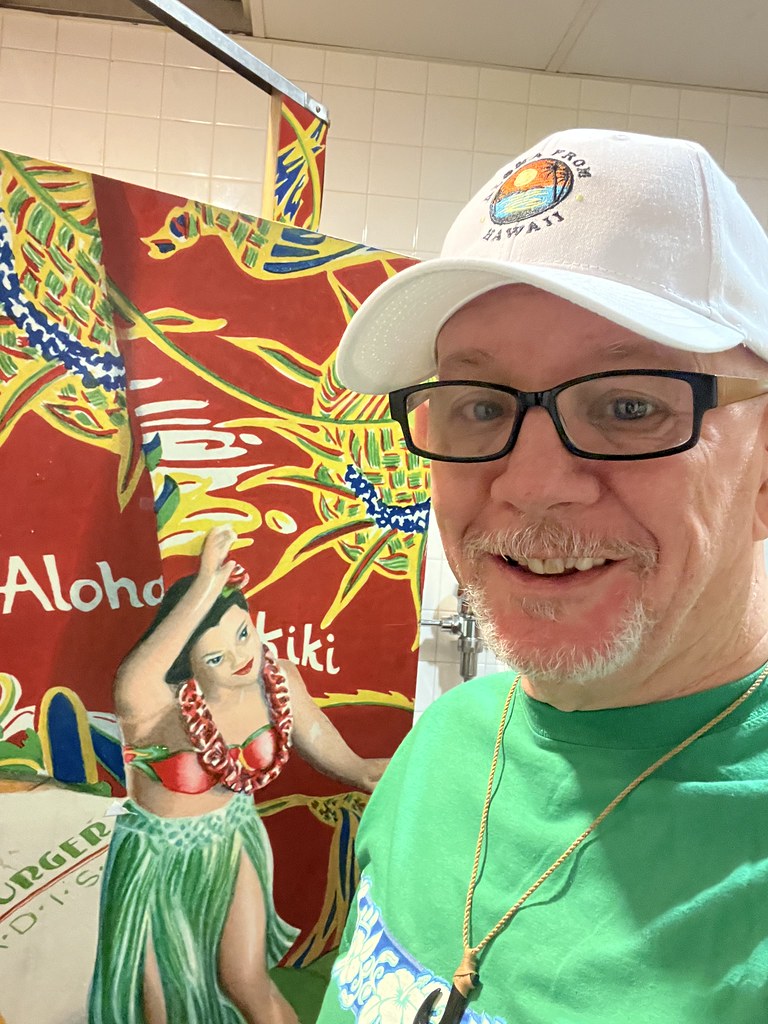 Larry at Cheeseburger In Paradise Waikiki Larry Flickr