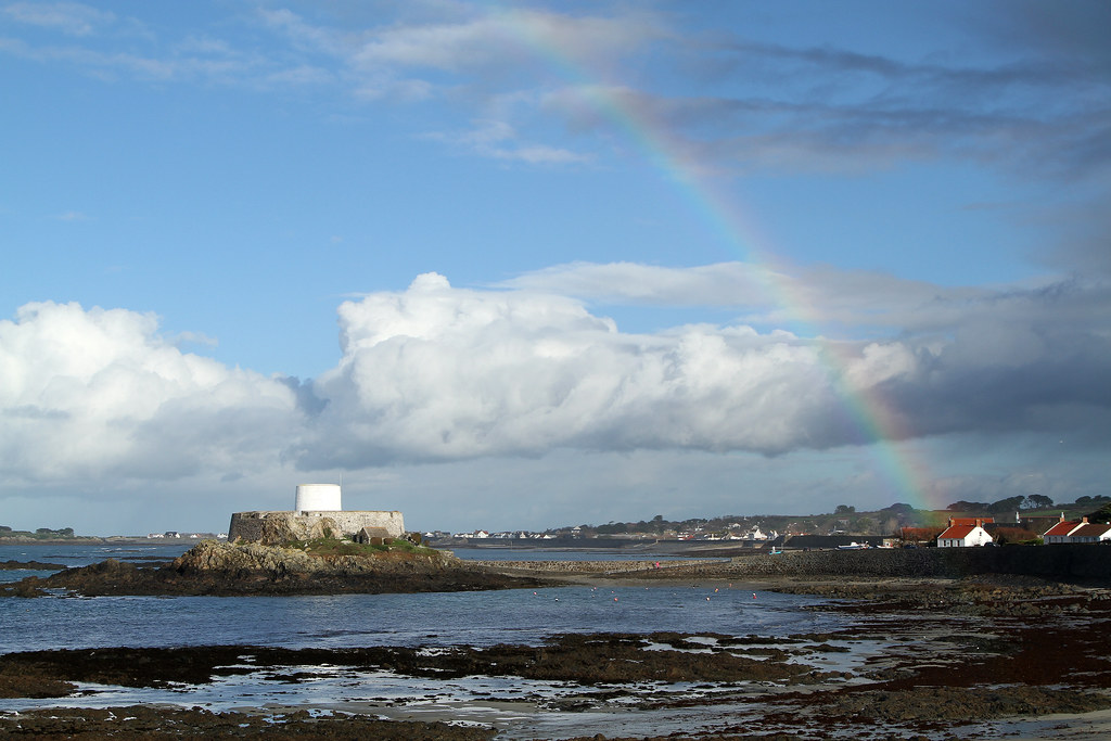 Rocquaine Bay, Guernsey CI Fort Grey "The Cup and Saucer" … Flickr