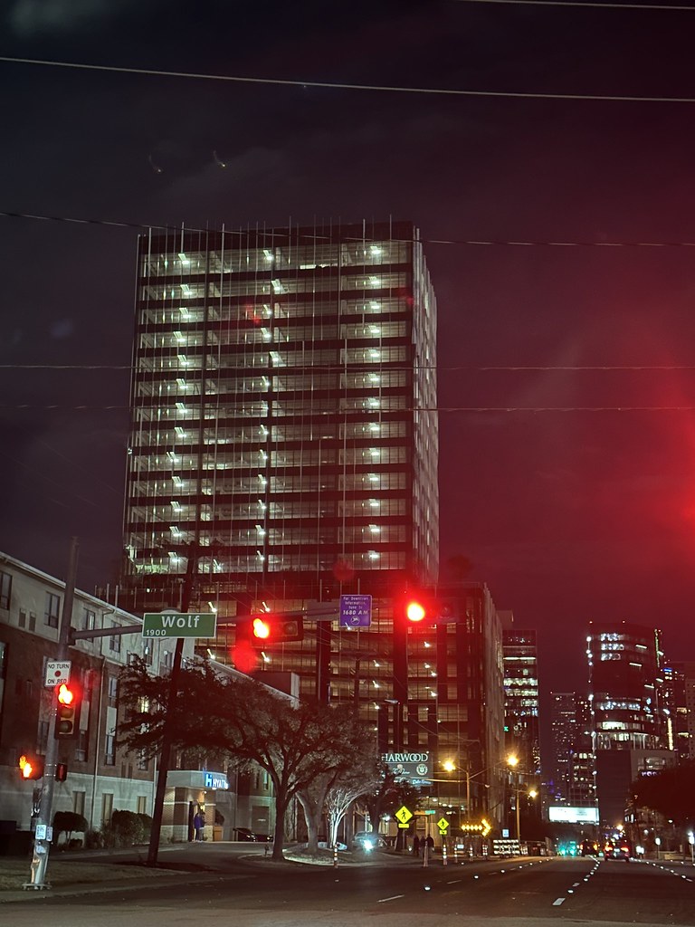 Dallas I Harwood No. 14 l 388' l 27Stories l T/O SkyscraperCity Forum