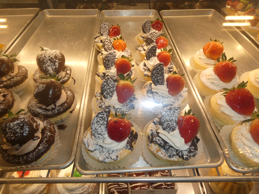 Palermo's Bakery, Little Ferry , New Jersey WARREN FIELDS Flickr