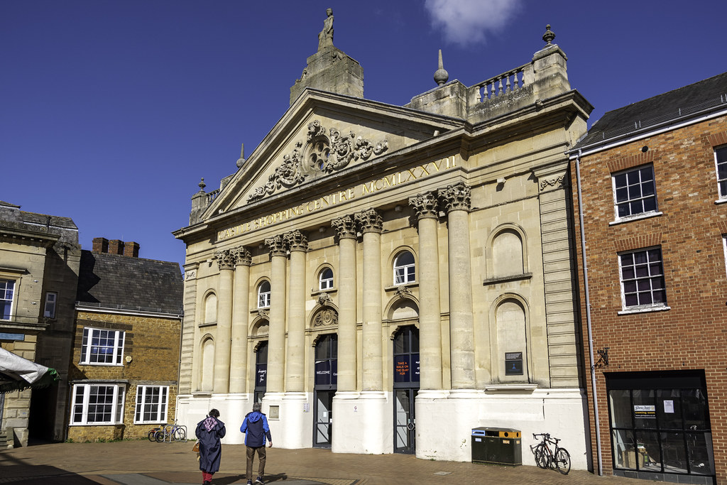 The Corn Exchange, Banbury, Oxfordshire Now the main entra… Flickr