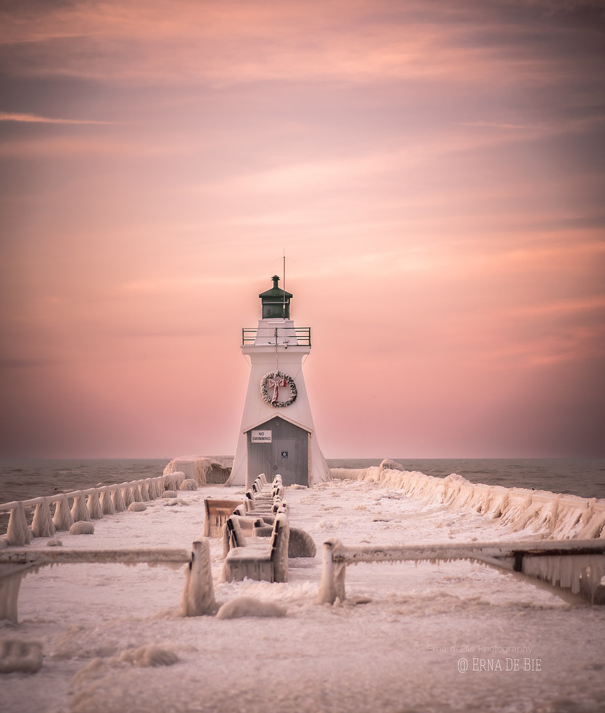 Sunrise over Port Dover Lighthouse Sunrise view on the pie… Flickr