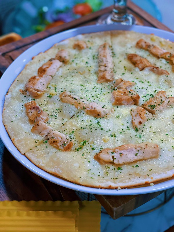 This Famous Italian Restaurant, Olive Garden Is Now Open At Glorietta