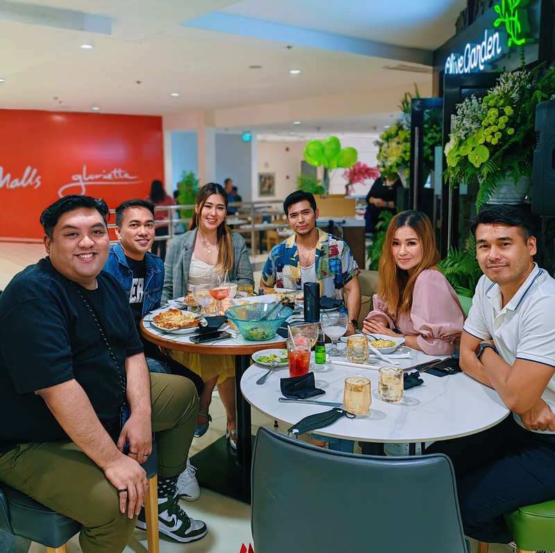 This Famous Italian Restaurant, Olive Garden Is Now Open At Glorietta