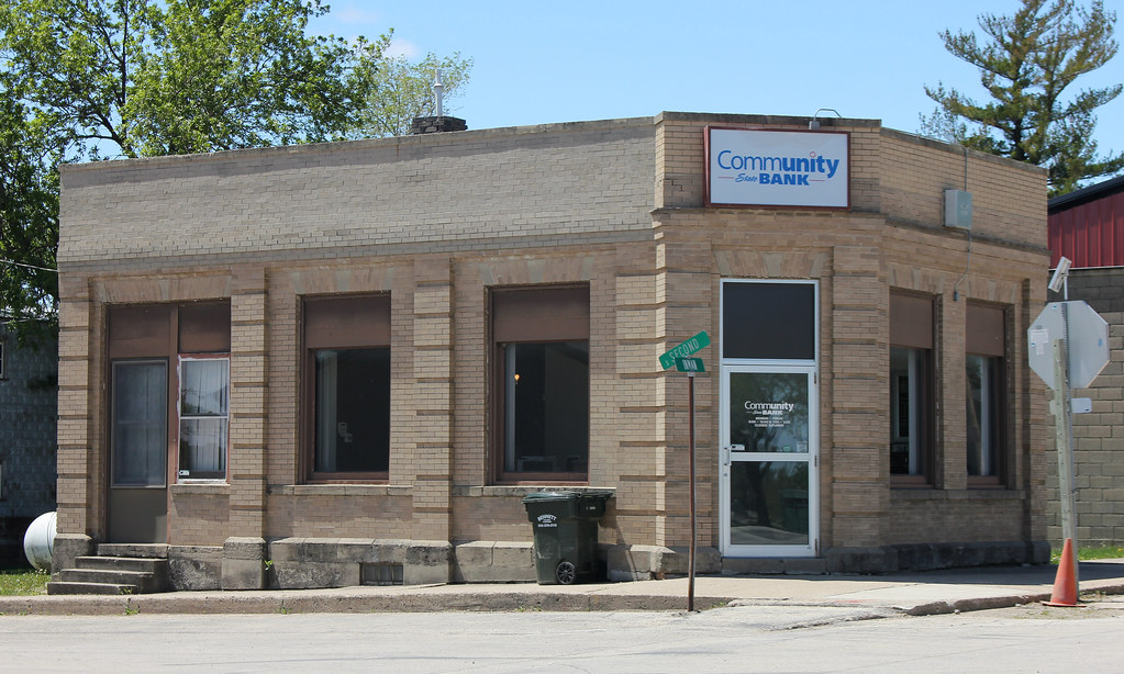 Bank Building Mallard, IA Tom McLaughlin Flickr