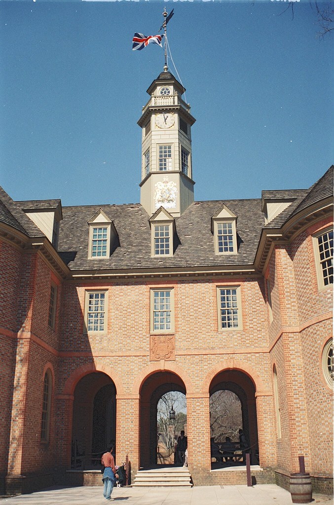 Colonial Williamsburg Nearly 1 o'clock. Martin Swinburne Flickr