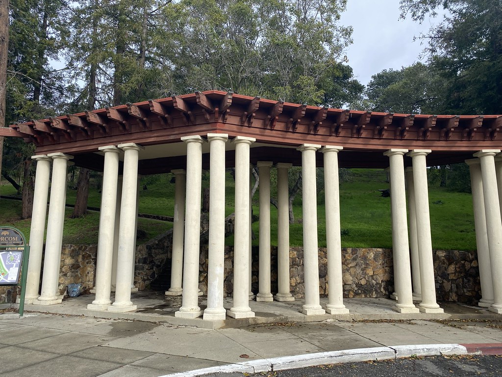 Rose Garden 700 Jean St., Oakland Rob Corder Flickr