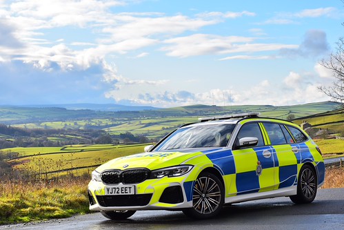 YJ72 EET | North Yorkshire Police BMW M340i xDrive Estate Tr… | Flickr