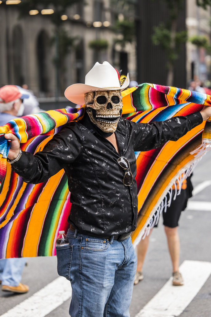 L1020198 85mml Mexican Day Parade NYC 2022. leica SL2S, … Flickr