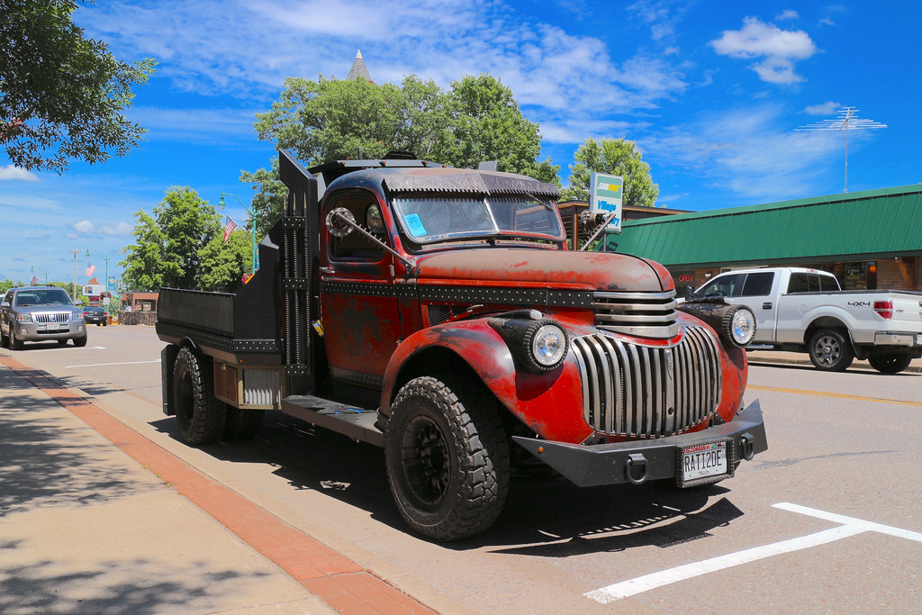 Custom Truck, Osceola Wisconsin Canon EOS M EFM22mm f/2 Flickr