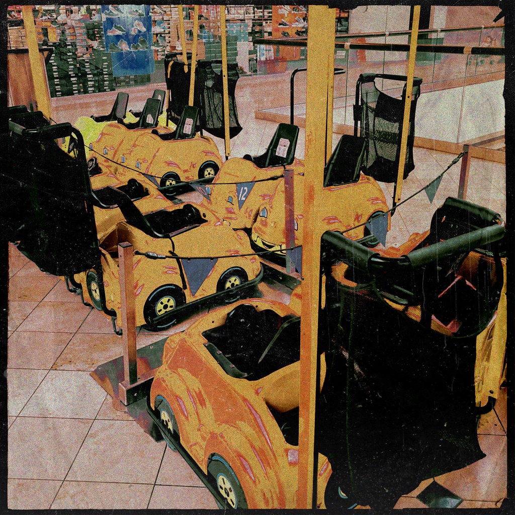Fun with Color at Woodland HIlls Mall Hipstamatic Flickr