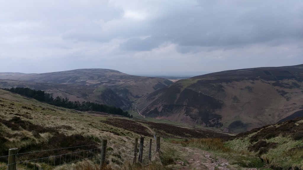 Old Kirk Road, Pentlands Diane Scougall Flickr