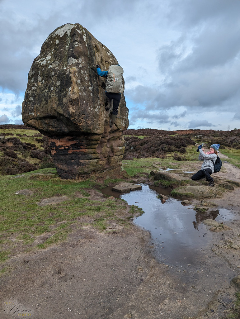 Cork Stone Louise and Victoria Over Haddon to Stanton in… Flickr
