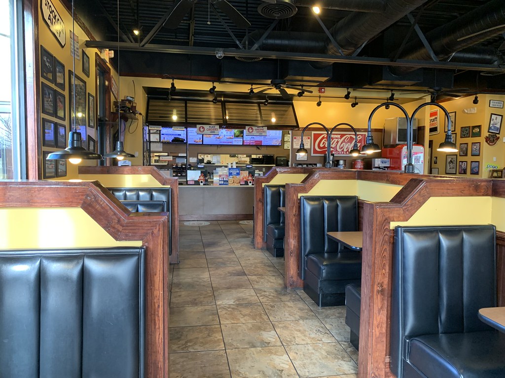 Zaxby's interior Zaxby's (3,264 square feet) 355 Copperfie… Flickr