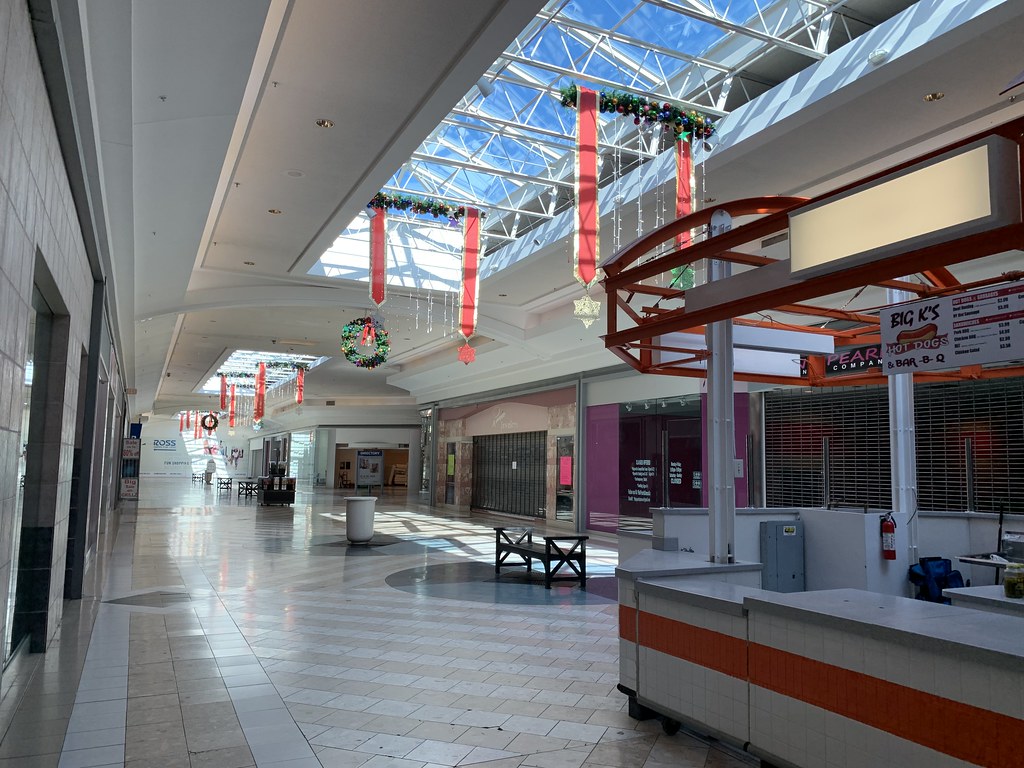 Military Circle Mall interior Military Circle Mall (1,013,… Flickr