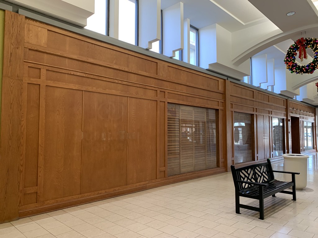 DoubleTree (closed) DoubleTree (closed) 880 North Military… Flickr