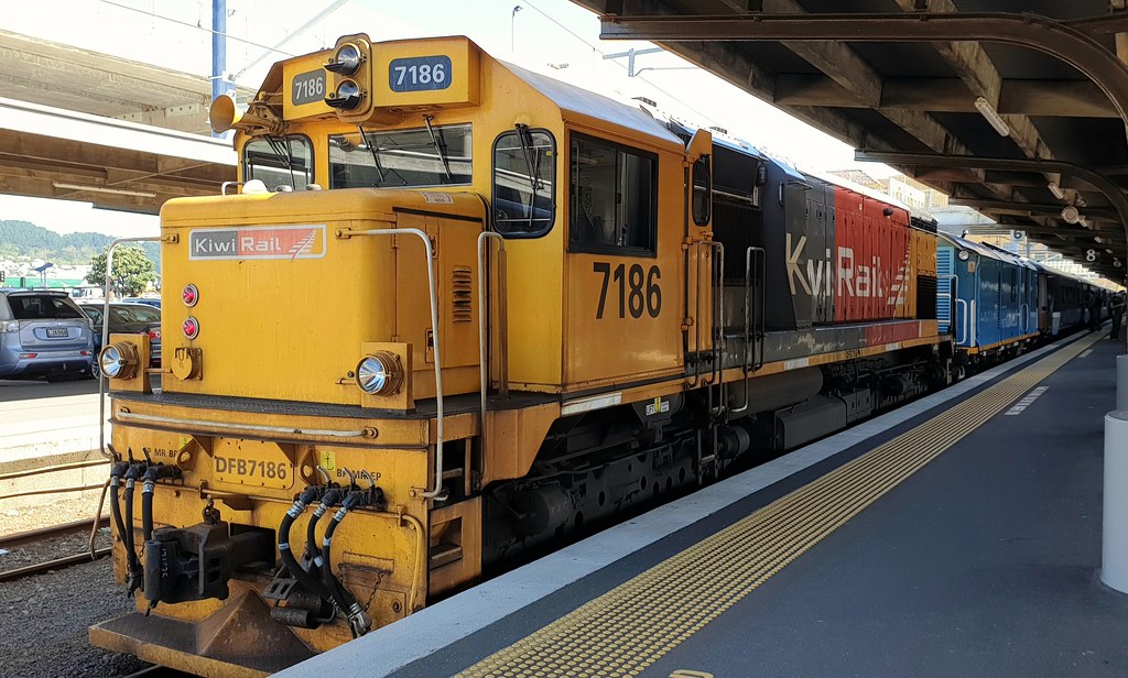 Kiwi Rail DFB 7186, Capital Connection train, New Zealand … Flickr